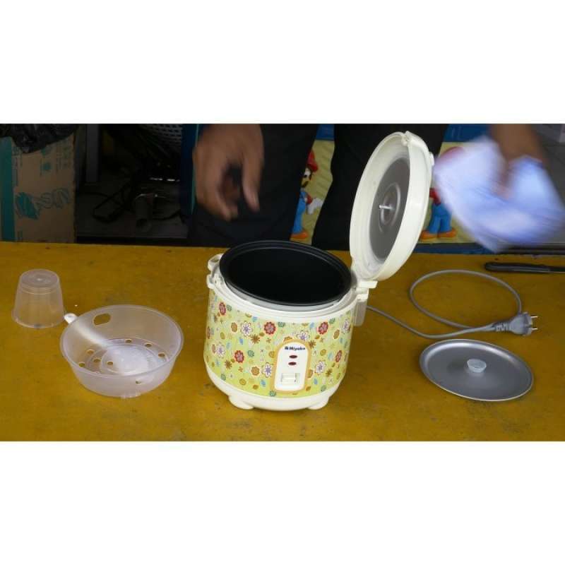 Jual MIYAKO Rice Cooker Mini 0.6 Liter MCM609 mcm609 mcm 609 miyako di Seller Kumikaze Store