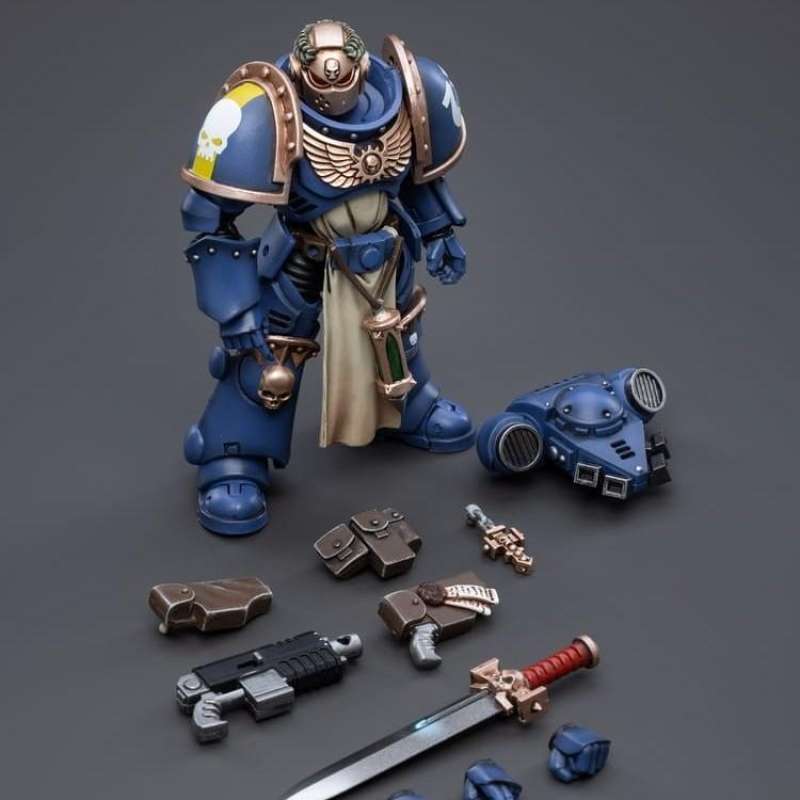 JOYTOY Warhammer 40,000 – Figurine Ultramarines Primaris Chaplain Brother Varus 1/18, Articulations Mobiles, Pour Collectionneurs Adultes