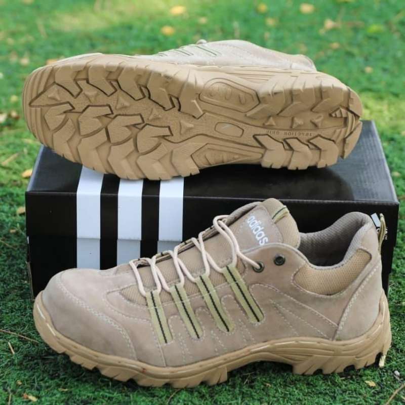 Jual Sepatu Adidas Gorotex Proyek Safety shoes ujung besi Toko Grosir