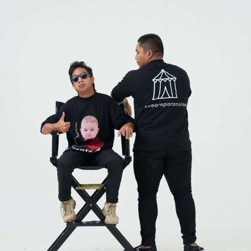 paranoise swoosh tee