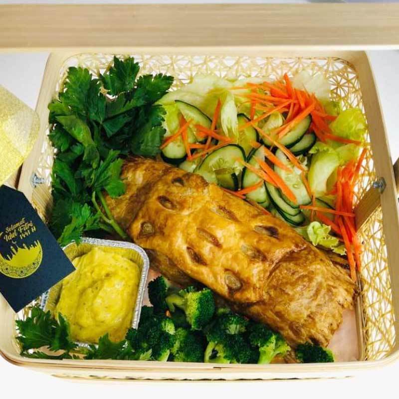 Jual Salmon En Croute Hampers Lebaran By Masterpiece Catering Di Seller Masterpiece Catering