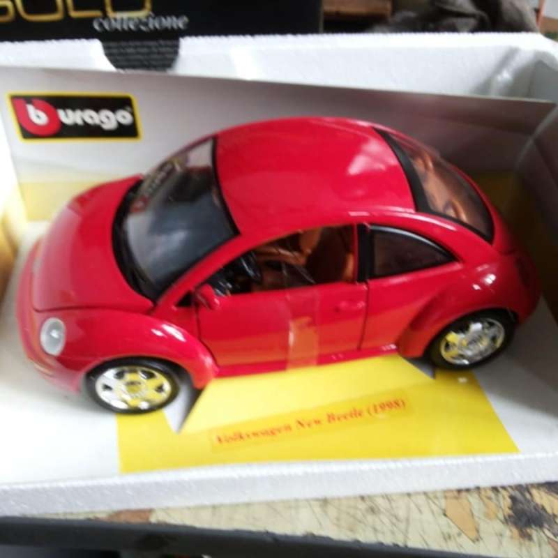 Burago 1/18 – Volkswagen New Beetle Cup 2000 #1 ADAC – Bleu (Ref 3389) – Occasion