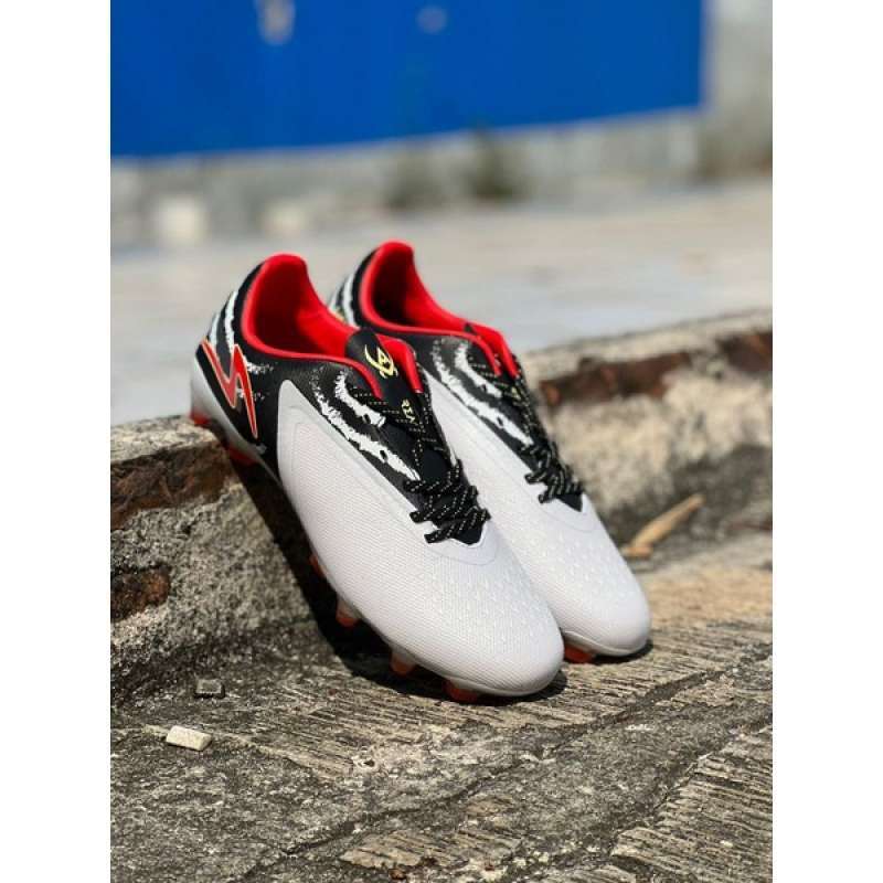 Promo Sepatu Bola Specs Reacto Blitz Va20 Black Cat Elite Fg Original