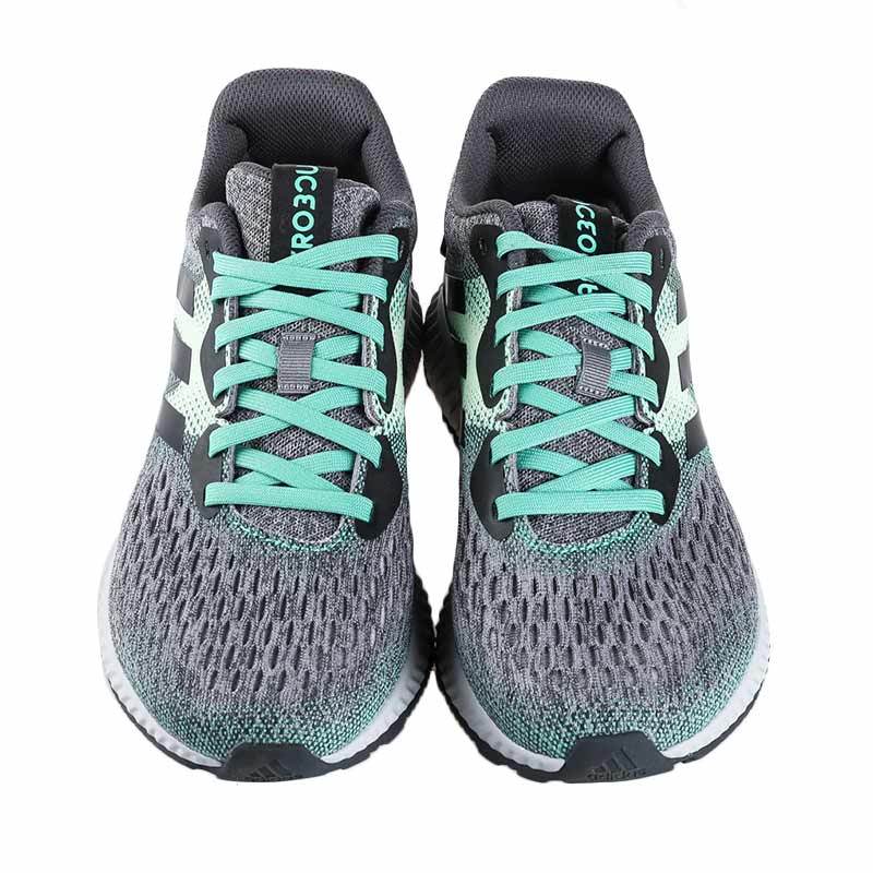  Sepatu  Lari  adidas  Original Wanita  Terbaru Bagian4