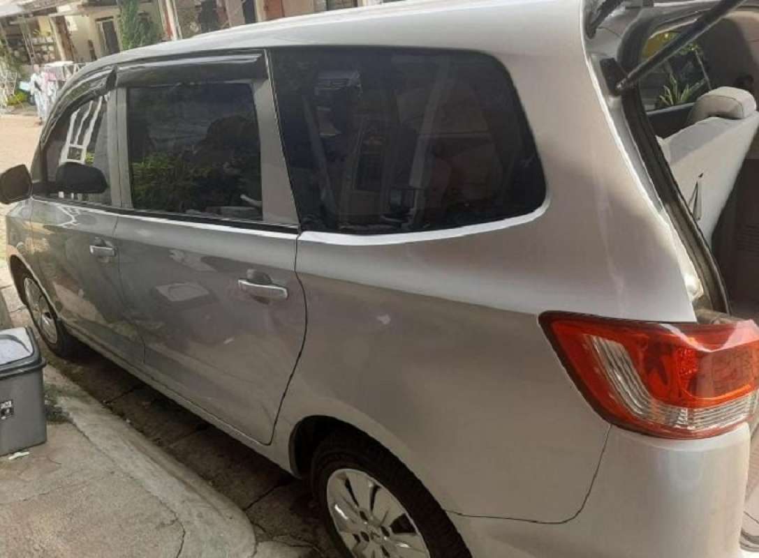 Jual RENTAL MOBIL MINGGUAN Toyota Yaris, Wuling Confero, Wuling Cortez