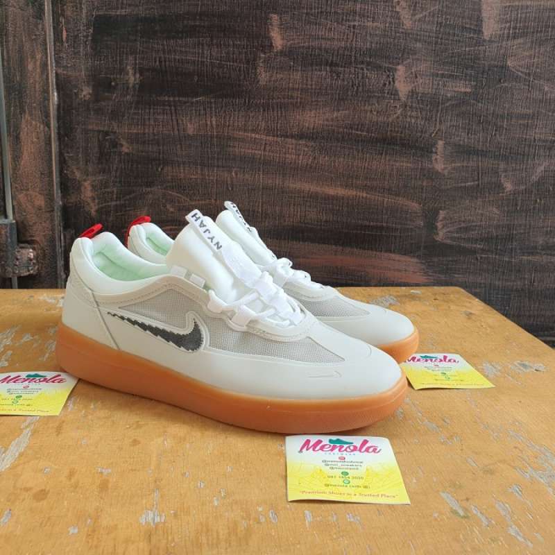 nike sb nyjah free summit white & crimson skate shoes