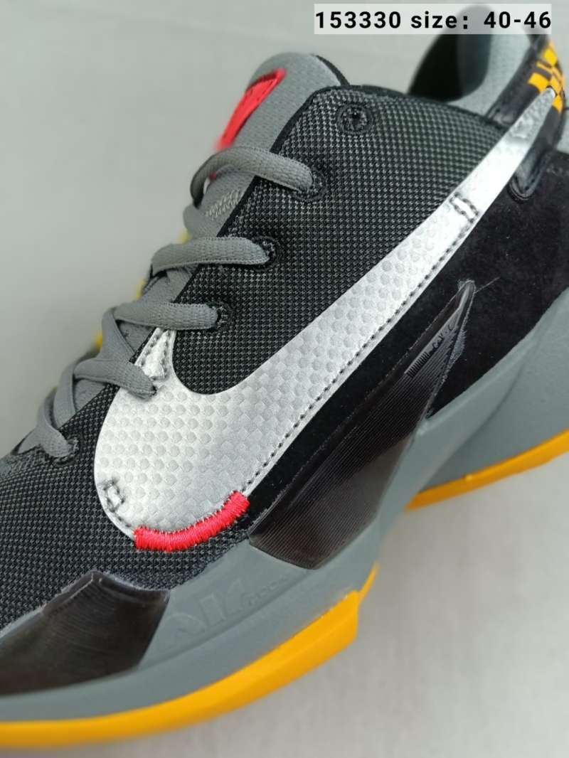 giannis second shoe