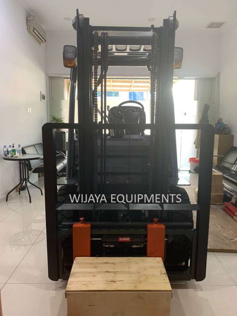 Jual forklift toyota 2 5 ton used condition like new model 60 8fd25
