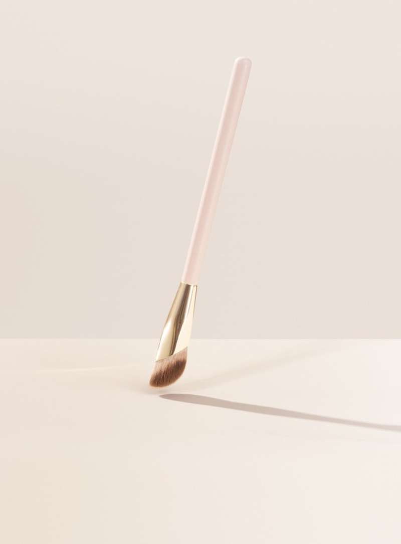 Jual Rare Beauty by Selena Gomez Liquid Touch Concealer Brush di Seller