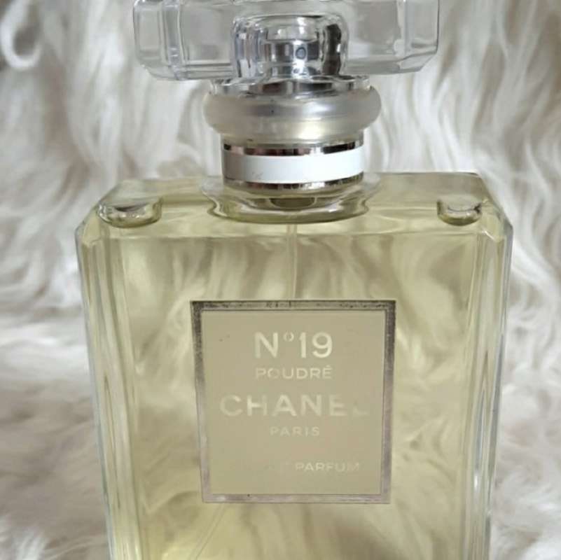 Jual Chanel No 19 Poudre di Seller Kagura Store - | Blibli
