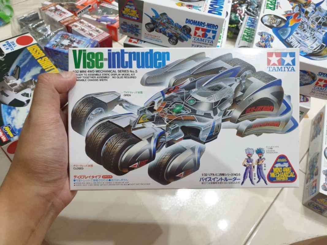 Tamiya 95534 Vise-Intruder Static Display Model Kit - 1/32 Scale Mechanical Series, Snap-Together