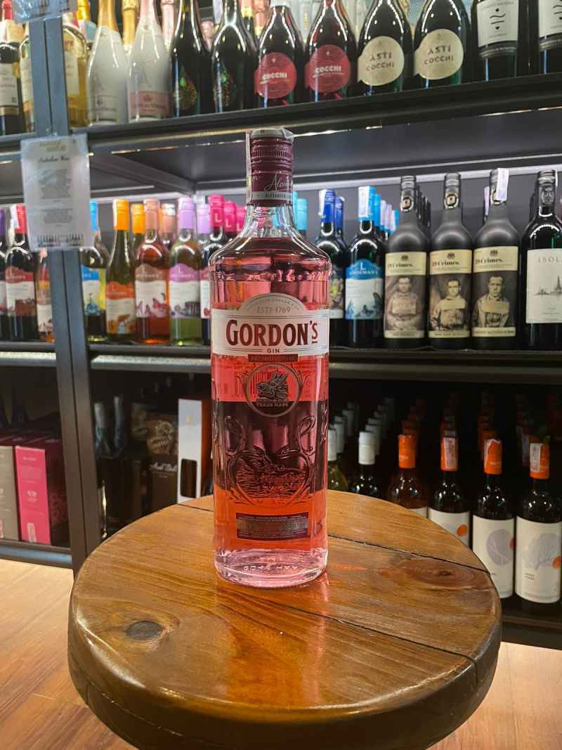Promo Gordon's Gin Premium Pink 700 ML di Seller SUNDAYBEST ID Official