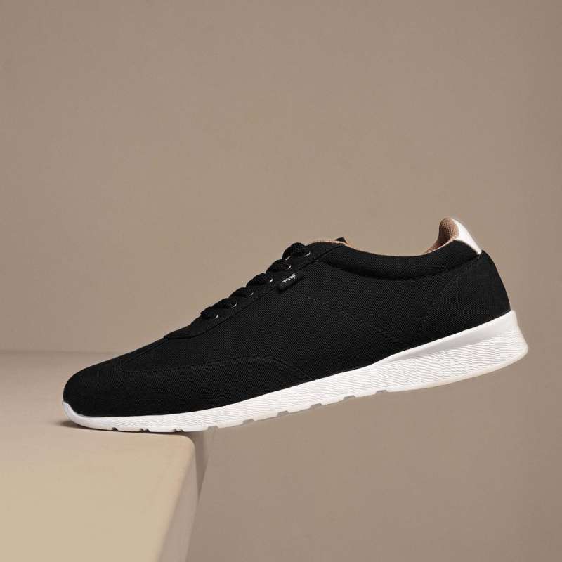 Promo Sepatu Sneakers Pria Running Shoes ORI SOHO BLACK ManNeedMe x