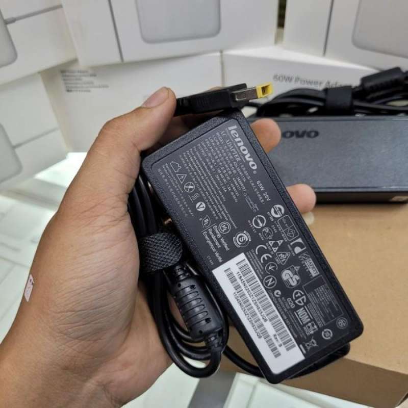 Fuente De Alimentación Lenovo 65W Original Para ThinkPad Yoga 12, X240-X260 - Usado, Conector Angular