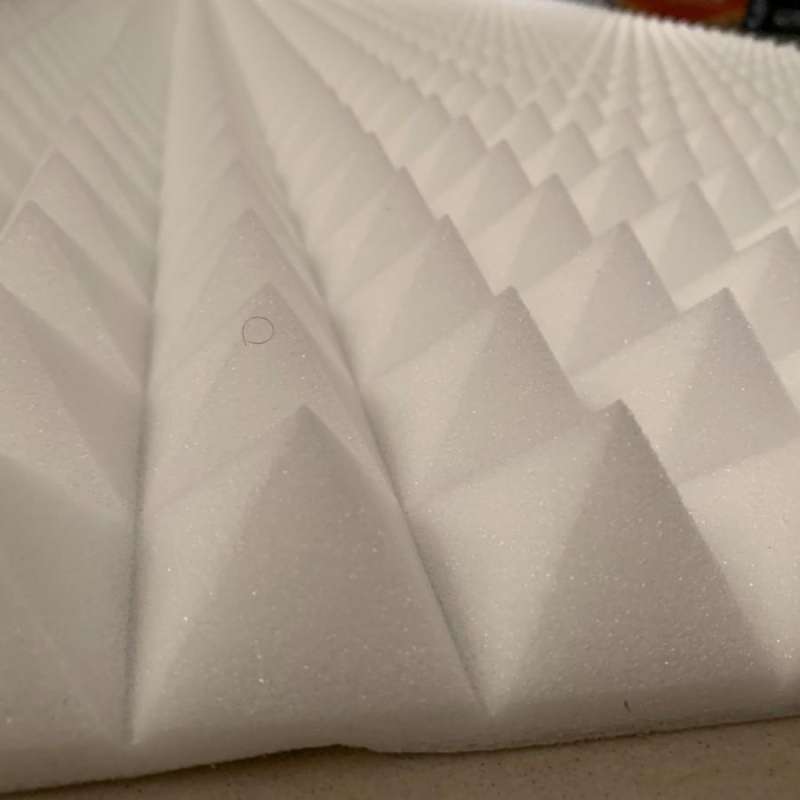 Jual BUSA PYRAMID PEREDAM SUARA PUTIH 50x50x5 cm HIGH DENSITY di Seller
