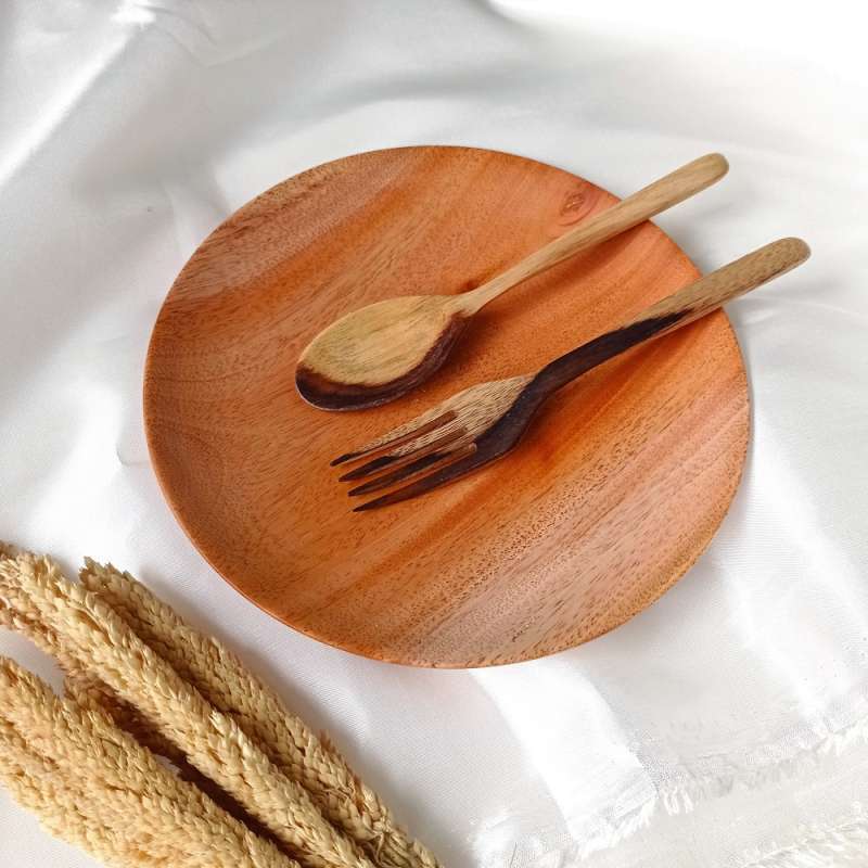 Jual Set Piring dan Sendok Garpu Kayu, Set Alat Makan, Set Properti