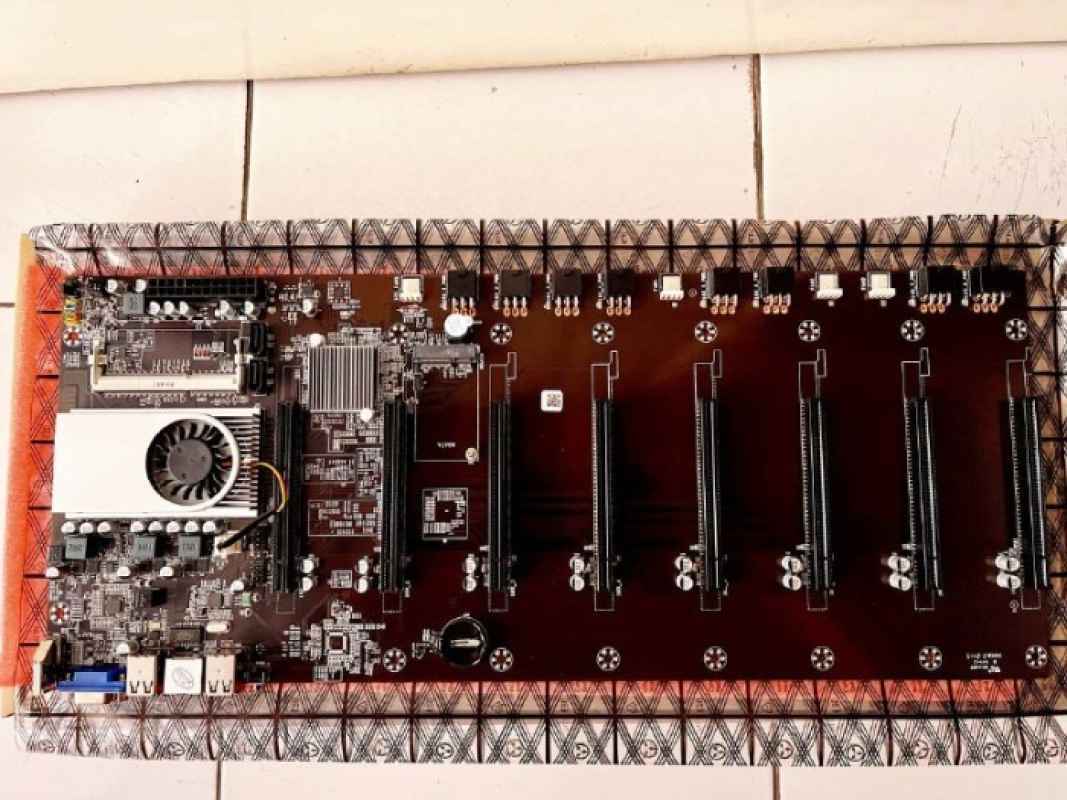 Carte Mère Mining BTC-T37 - 8 Slots PCIe Pour GPU - Occasion - Pour IA Ou Crypto