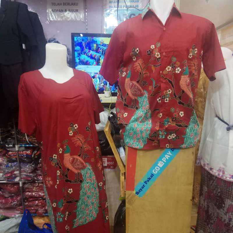 Model Baju  Couple Warna  Merah  Daftar Harga Baju  Couple 