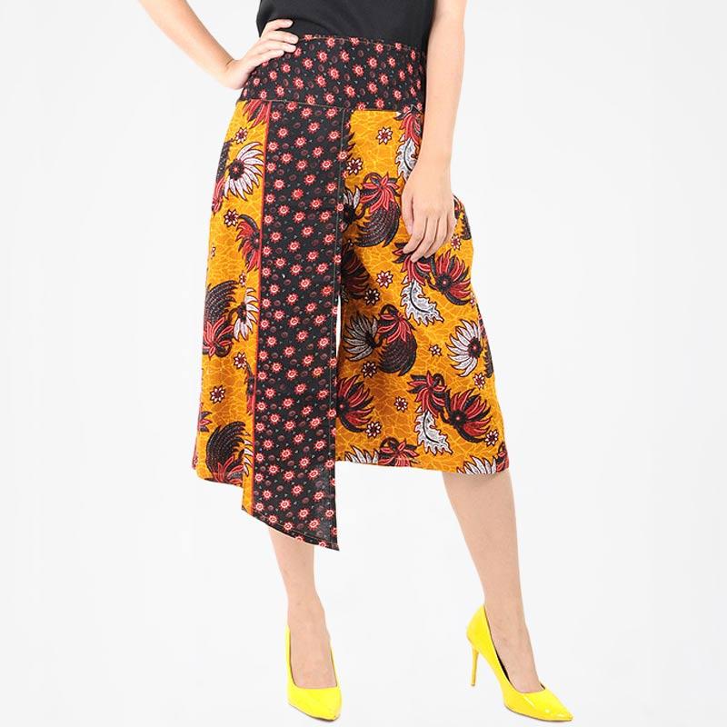 Pergi Nongkrong Cantik? Dapatkan 5 Fashion Item Ini di