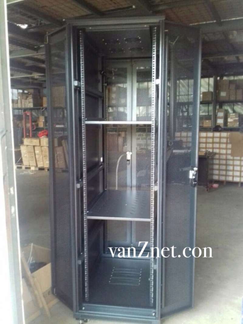 Jual Rack server 42u depth 900mm perforated door / close rack 42u R9042 di Seller Dizzi Store