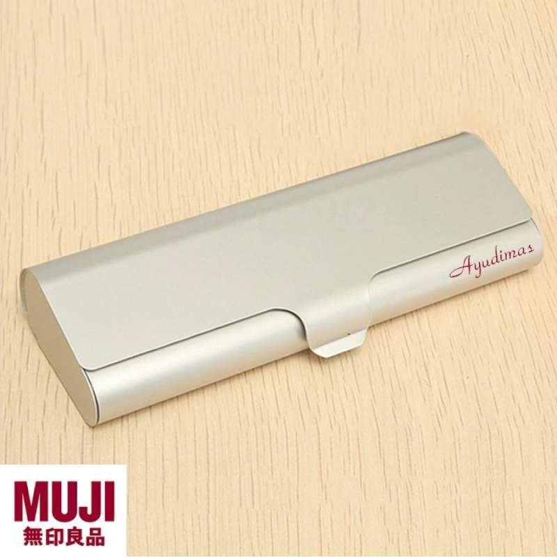 Jual MUJI ALUMUNIUM GLASSES CASE TEMPAT KACA MATA di Seller Gomawo