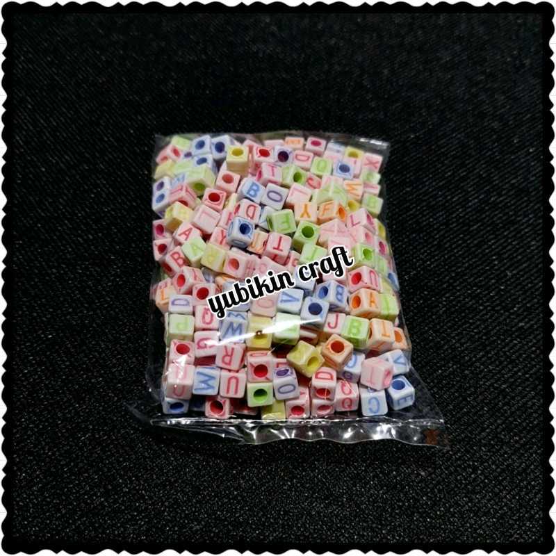 jual-45-gram-manik-alphabet-huruf-abjad-diameter-5mm-bentuk-kotak-warna