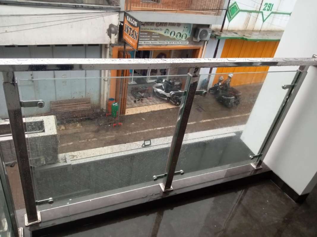 Jual Kaca tempered clear 10mm railing balkon per M2 di Seller Kacakita