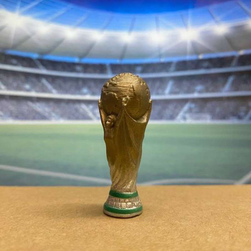 Jual Soccerwe Soccer Football World Cup Trophy Action Figure di Seller ...