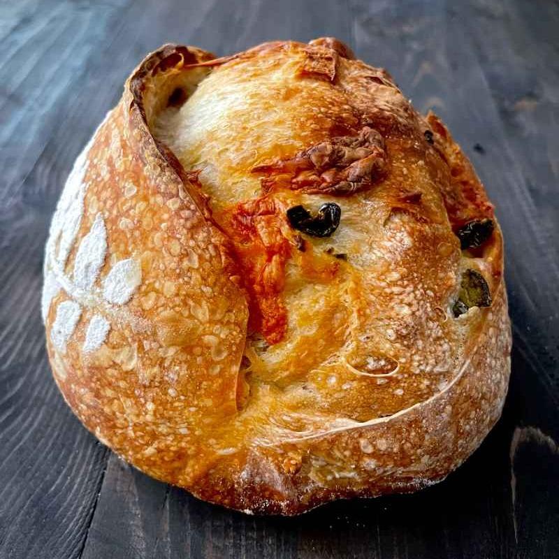 Jual Jalapeño Cheddar Sourdough Bread 18 Nov di Seller Flour Affair