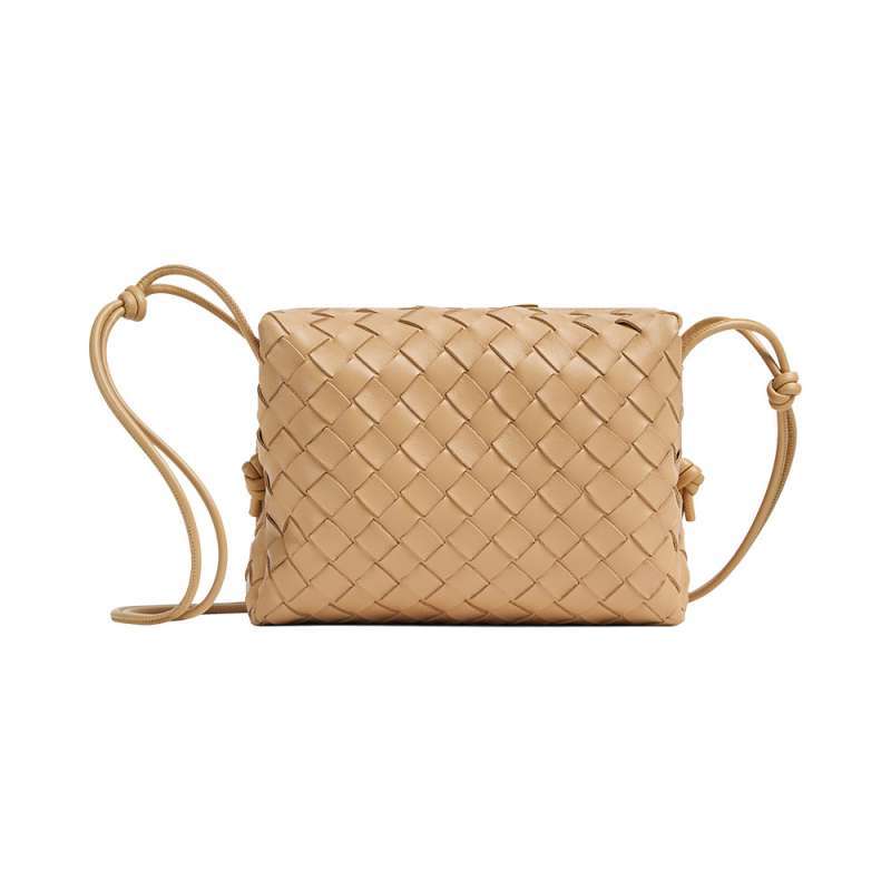 Jual Bottega Loop Crossbody Small Almond di Seller voila.id