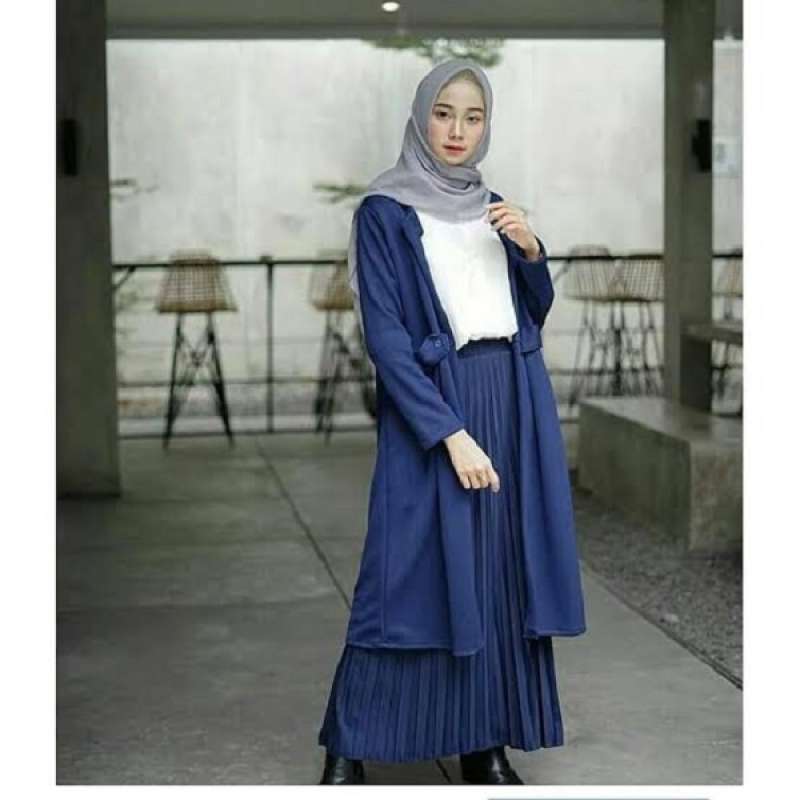 14 Rekomendasi Mix and Match Baju yang Cocok untuk Rok Plisket - Blibli