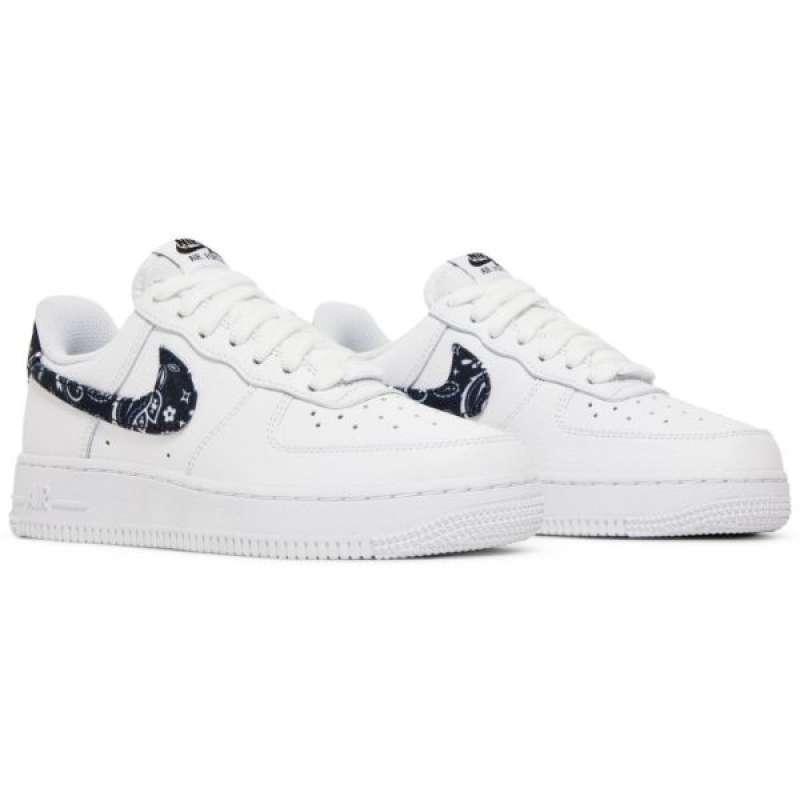 nike air force 1 07 essentials