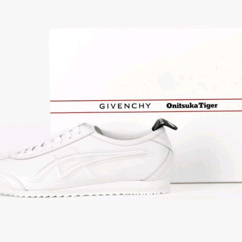 triple white onitsuka tiger