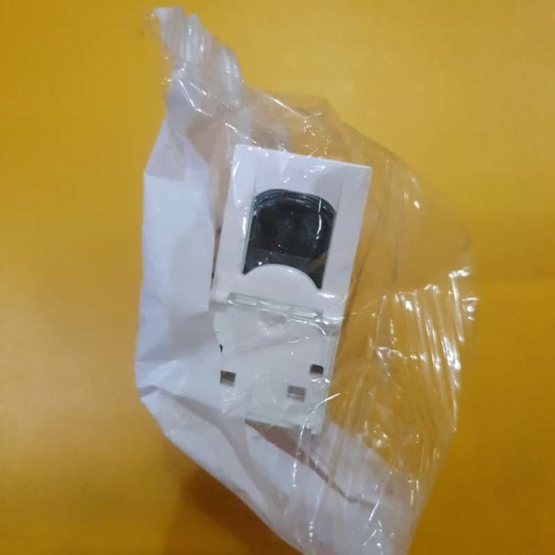 Jual Outlet Data UTP Cat-6 572302 1M u/ stop kontak lantai - Legrand di ...