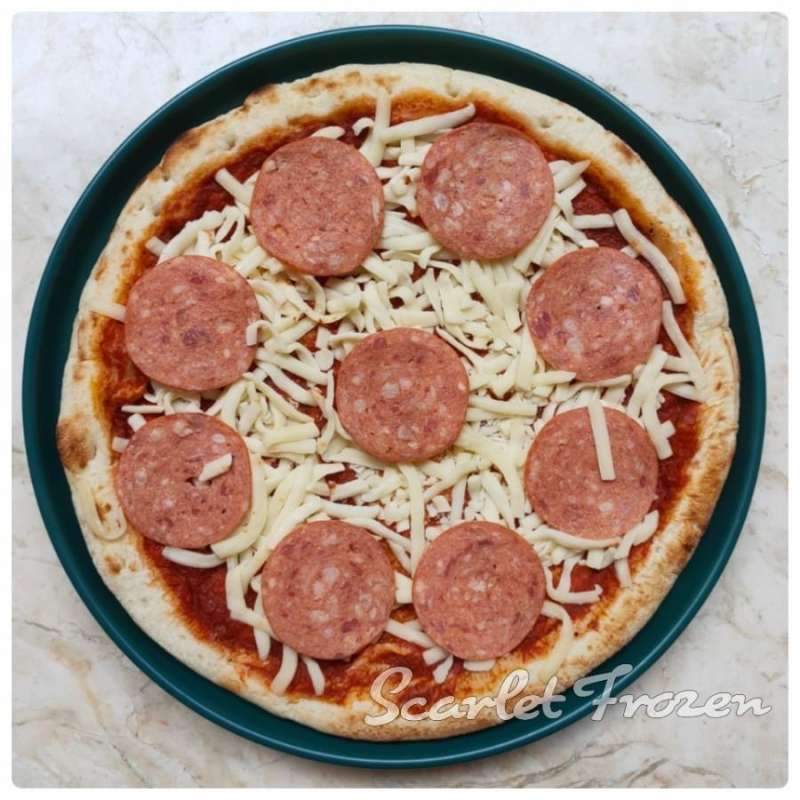 Jual Italian Pizza Beef Salami Pepperoni KECIL 18 cm di Seller Scarlet