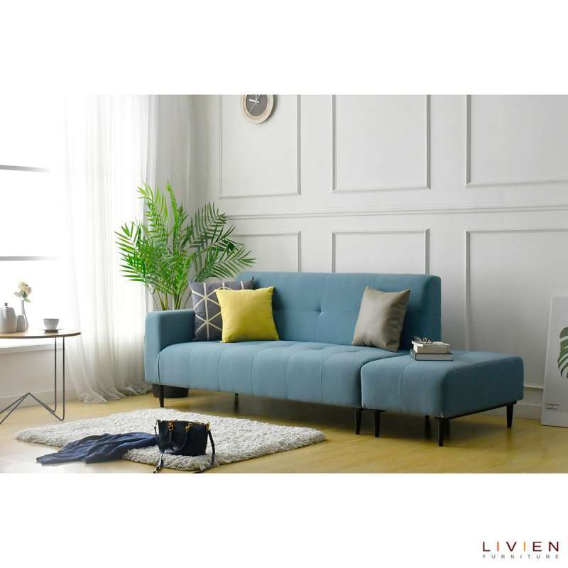 dekorasi ruang tamu tema biru putih sliding door - Dawn Peterson