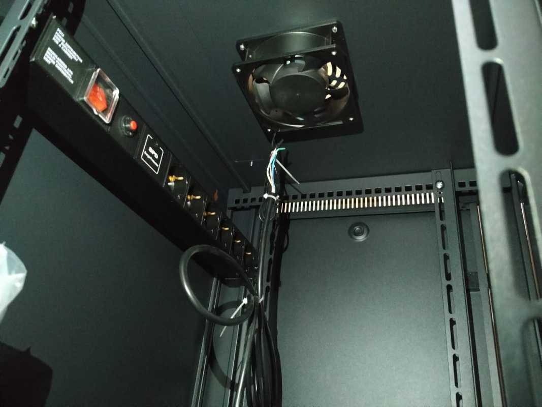 Promo Wallmount 8u Depth 500mm Glass Door Rackmount Rack Server ...