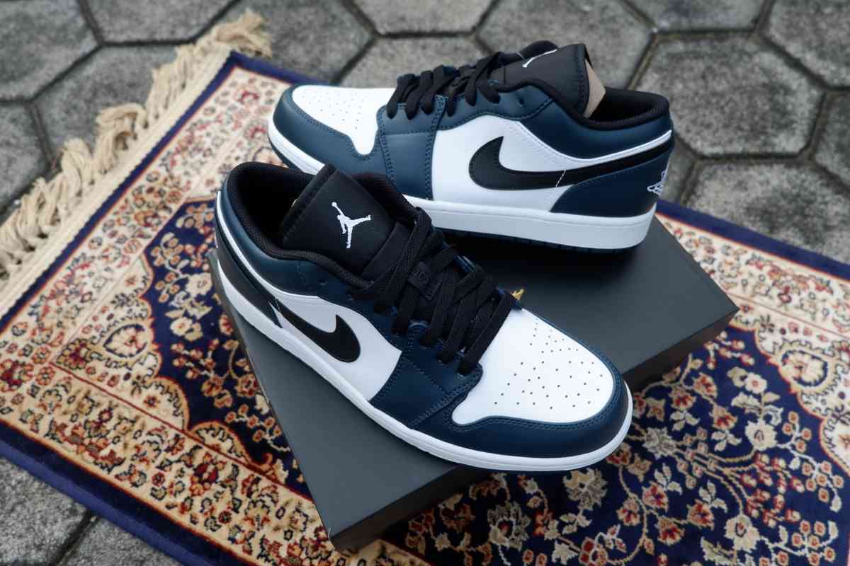 Jual Nike Air Jordan 1 Low Dark Teal (553558-411) di Seller eightyone_sneakers - Kota Yogyakarta 