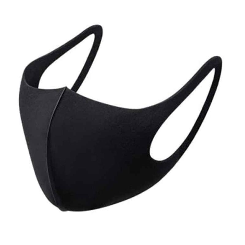 Pakai Masker Png Hitam Putih / Virus Corona Gambar Kartun Orang Pakai Masker Png Ideku Unik ...