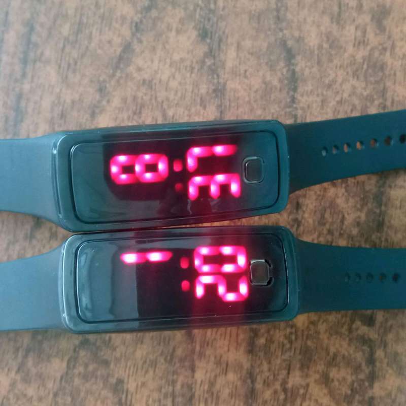 Promo jam led warna hitam Diskon 50% di Seller pvcfoamboard - Dukuh