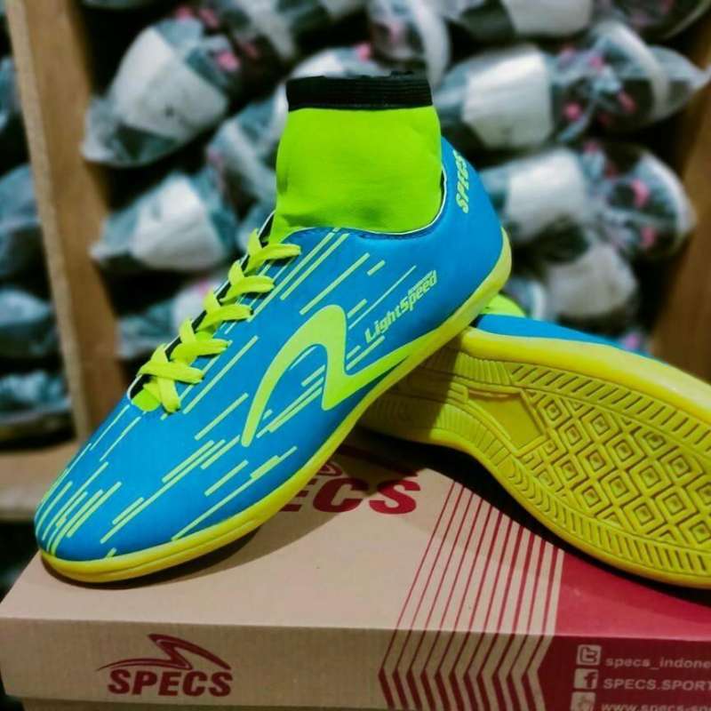 Menggiring Bola Bisnis: Panduan Lengkap Jual Online Sepatu Futsal