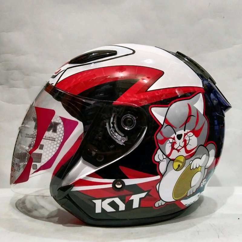 Suka Berkendara dengan Motor? Yuk Cek 15 Rekomendasi Helm KYT Terbaru