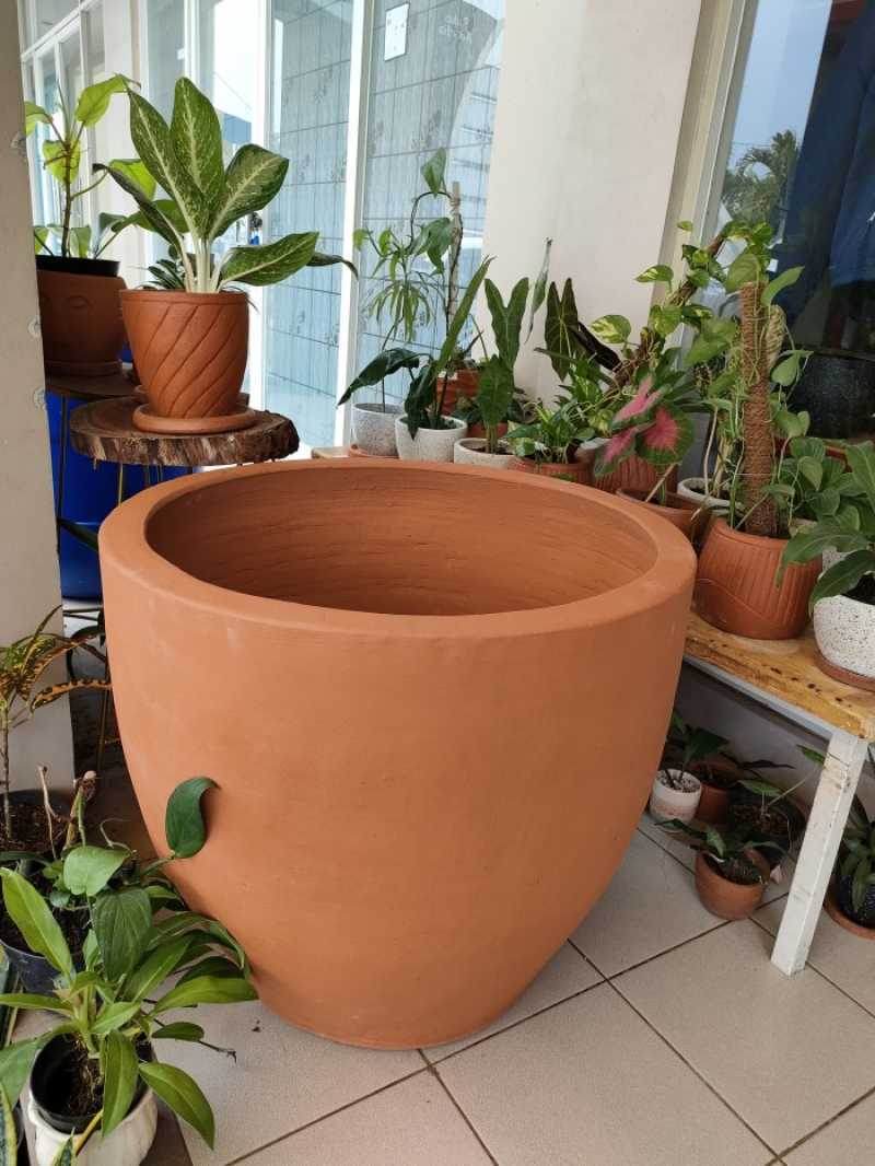 Jual POT BESAR,POT DIAMETER 70 CM, POT TANAMAN DARI GERABAH TANAH LIAT