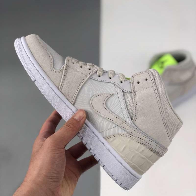 aj1 mid gold