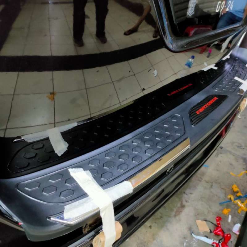 Mengupas Detail Desain dan Fungsi Belakang Toyota Fortuner 2016