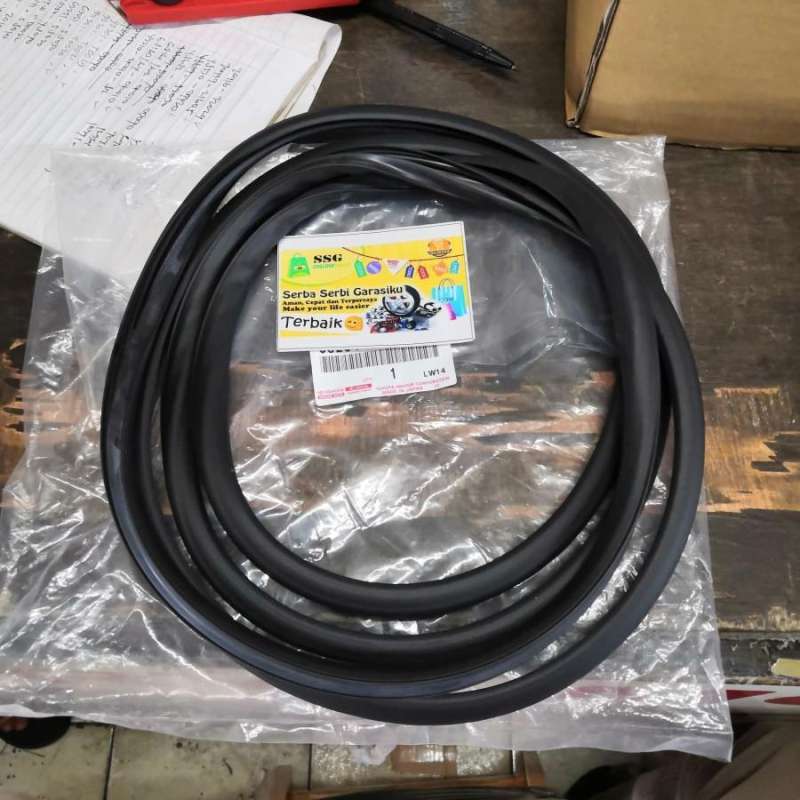 Atap Mobil Alphard & Vellfire: Lebih dari Sekadar Pelindung, Sebuah Simbol Kemewahan dan Fungsionalitas