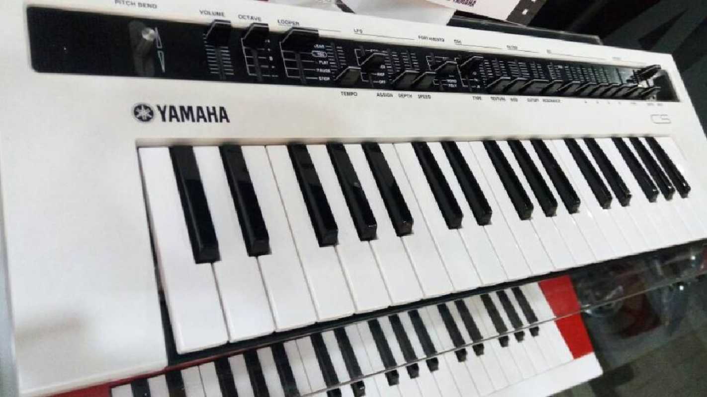 Jual Yamaha Reface Cs Portable Analog Modeling Synthesizer Di Seller ...