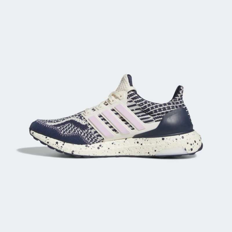 Adidas Women's Ultraboost 5.0 DNA W Sneakers in Grey/White/Red adidas
