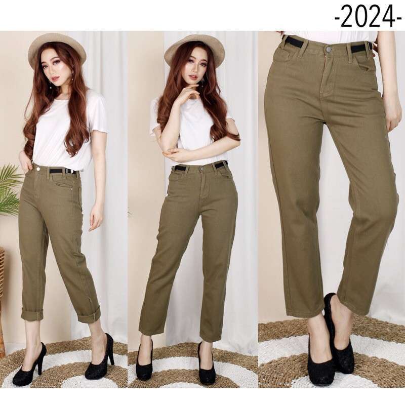 Бойфренд 2024. Модные женские брюки джинсы 2024. Цвет джинс 2024 модный болотный. Jeans 2024. Модный цвет джинс 2024.