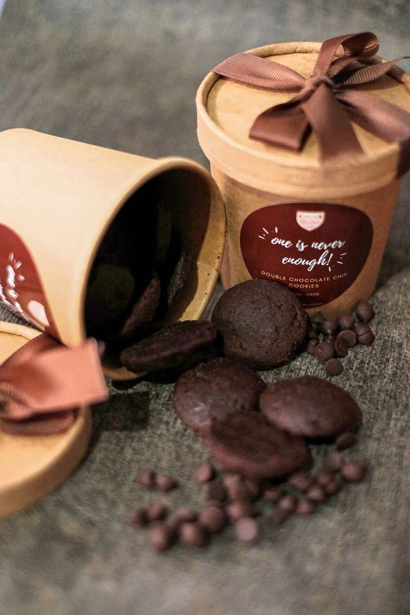 Jual (Eggless) Double Chocolate Chip Cookies Lova Cookies Cocok Untuk